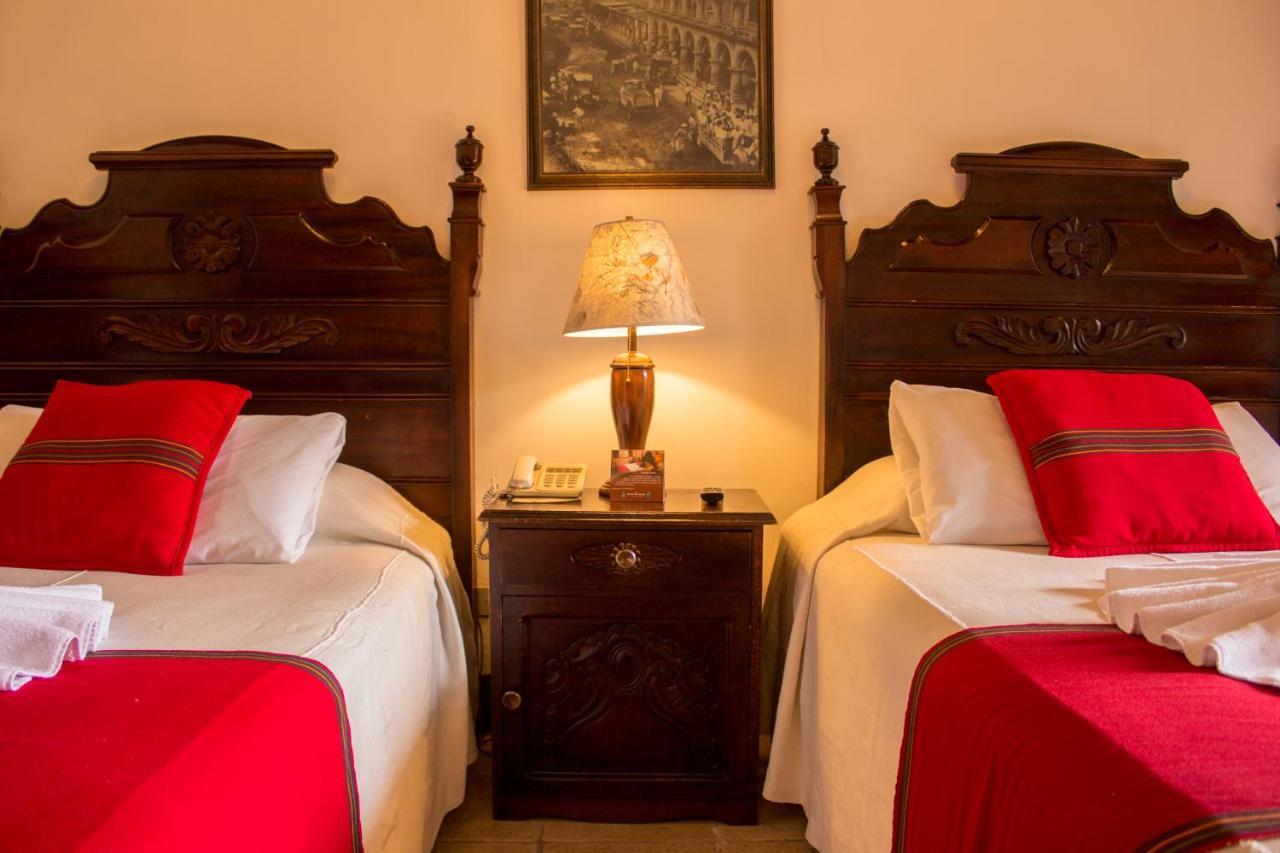 Hotel Posada De Don Rodrigo Antigua Екстер'єр фото